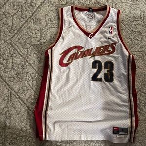 Throwback LeBron James Cleveland Cavaliers jersey
